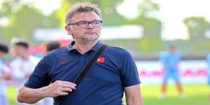 Triết lý bóng đá đặc biệt của HLV Philippe Troussier